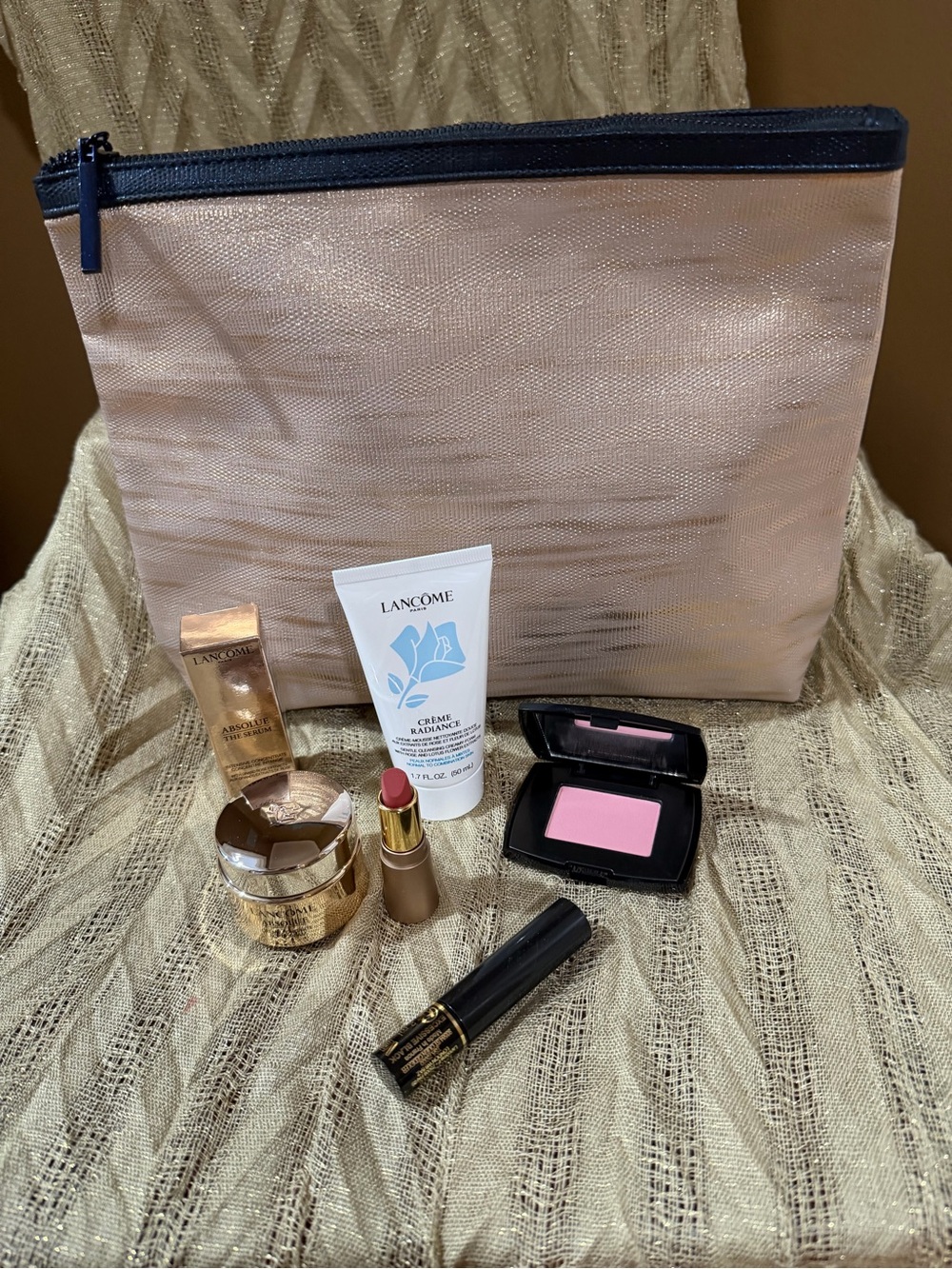 Lancôme Gold Makeup Bag absolue Set with makeup .6 pieces products